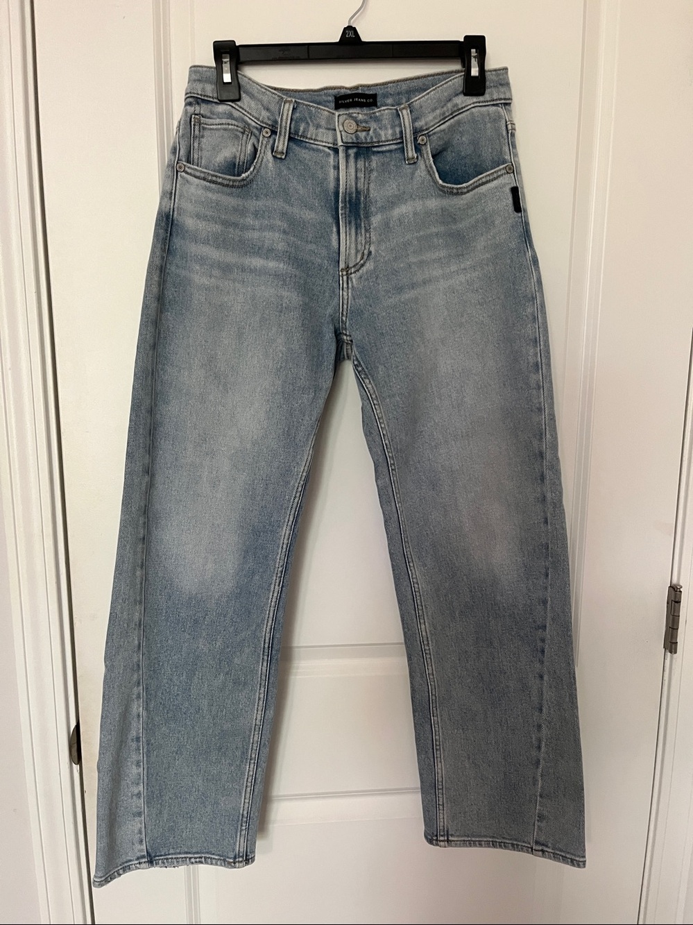 NWOT Silver Jeans Light Blue Relaxed Twisted Straight Leg 26/28